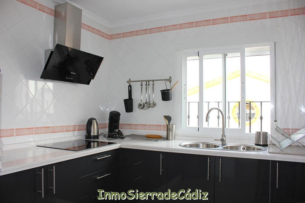 6 soveværelse Byhus til salg i Algodonales med garage - € 220.000 (Ref: 9189214)