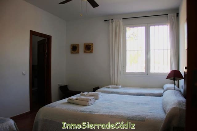 5 bedroom Finca/Country House for sale in Algodonales - € 650,000 (Ref: 9433470)