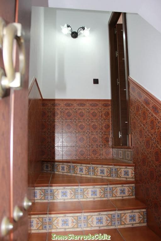 3 bedroom Townhouse for sale in Algodonales with garage - € 140,000 (Ref: 9480991)