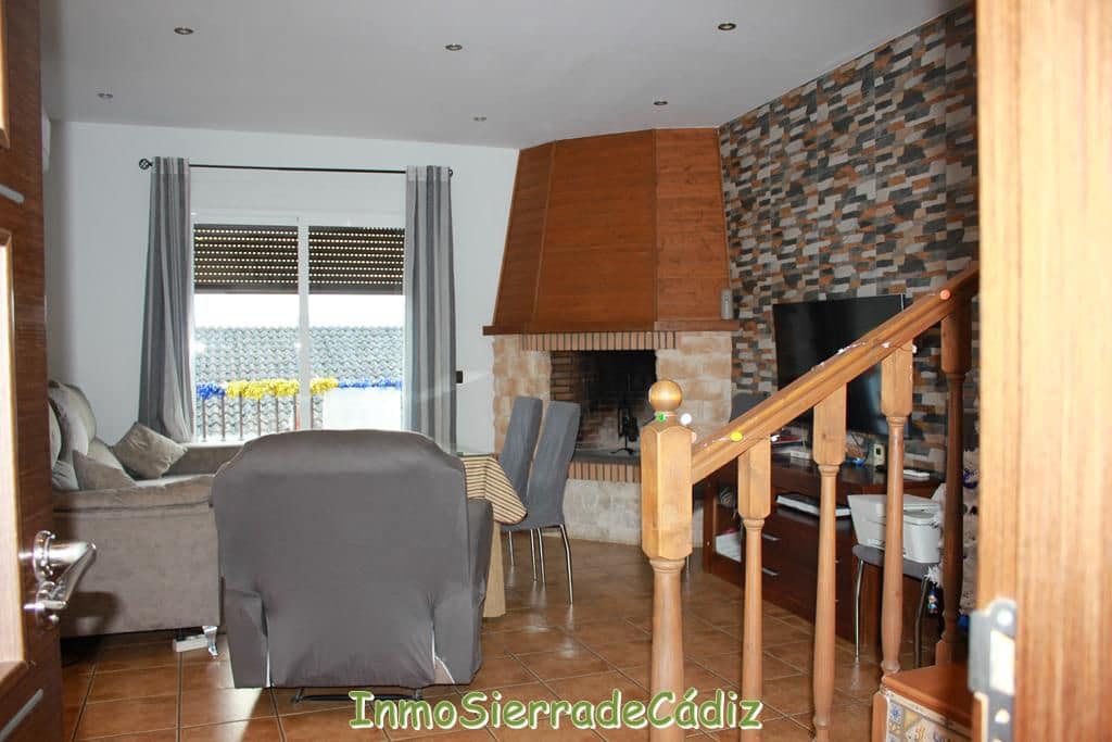 3 bedroom Townhouse for sale in Algodonales with garage - € 140,000 (Ref: 9480991)