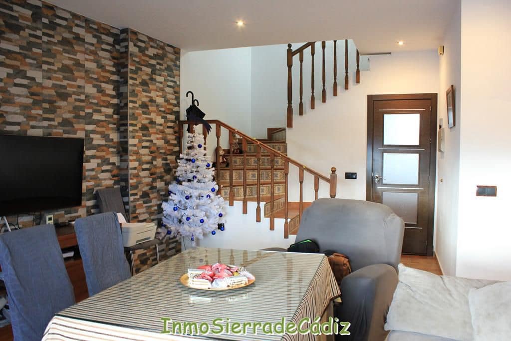 3 bedroom Townhouse for sale in Algodonales with garage - € 140,000 (Ref: 9480991)