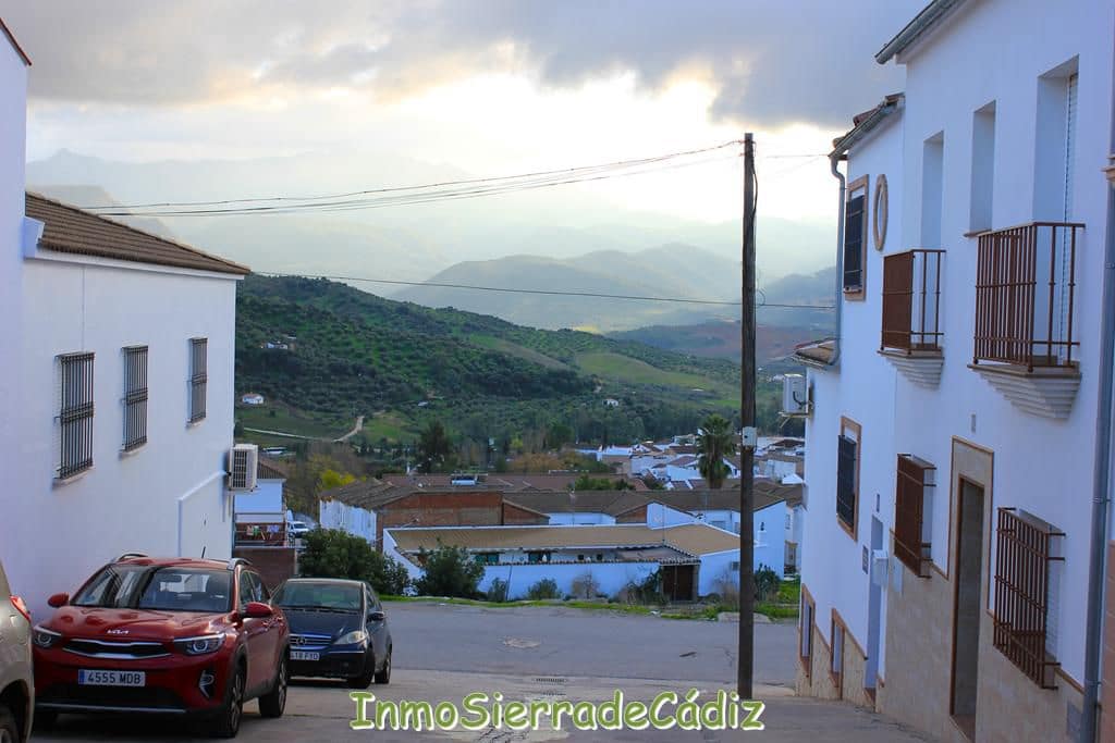 3 bedroom Townhouse for sale in Algodonales with garage - € 140,000 (Ref: 9480991)
