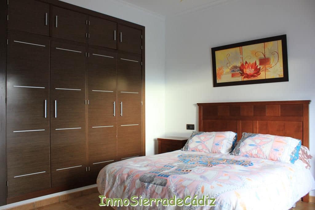 3 bedroom Townhouse for sale in Algodonales with garage - € 140,000 (Ref: 9480991)