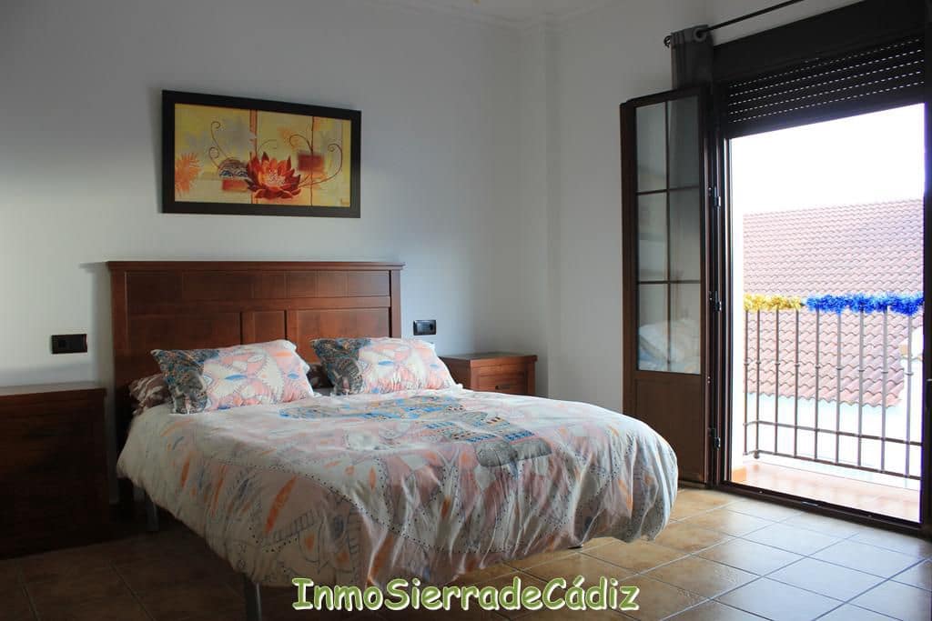3 bedroom Townhouse for sale in Algodonales with garage - € 140,000 (Ref: 9480991)