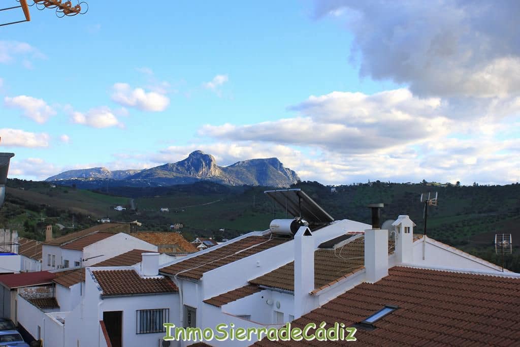 3 bedroom Townhouse for sale in Algodonales with garage - € 140,000 (Ref: 9480991)