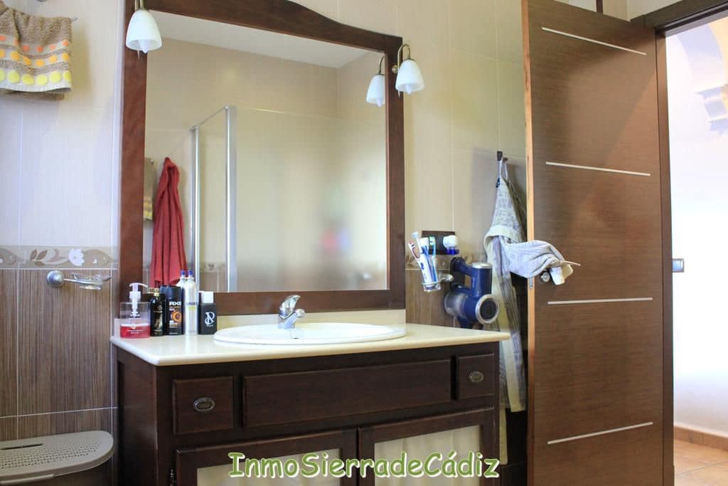 3 bedroom Townhouse for sale in Algodonales with garage - € 140,000 (Ref: 9480991)