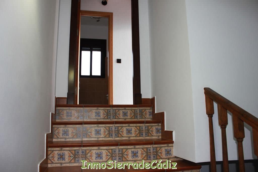 3 bedroom Townhouse for sale in Algodonales with garage - € 140,000 (Ref: 9480991)