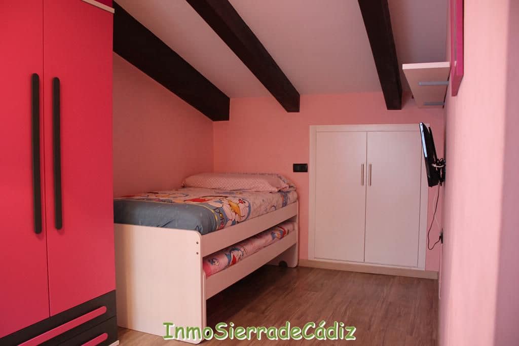 3 bedroom Townhouse for sale in Algodonales with garage - € 140,000 (Ref: 9480991)