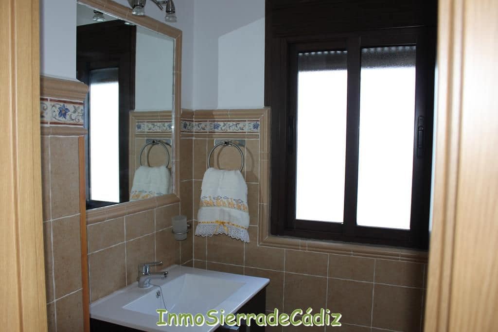 3 bedroom Townhouse for sale in Algodonales with garage - € 140,000 (Ref: 9480991)