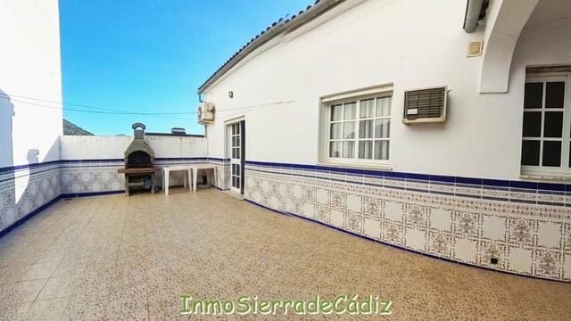 Piso de 3 habitaciones en Algodonales en venta - 120.000 € (Ref: 9485592)