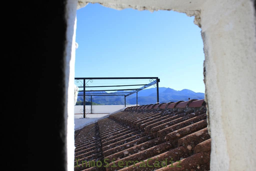 Piso de 4 habitaciones en Algodonales en venta - 110.000 € (Ref: 9640341)