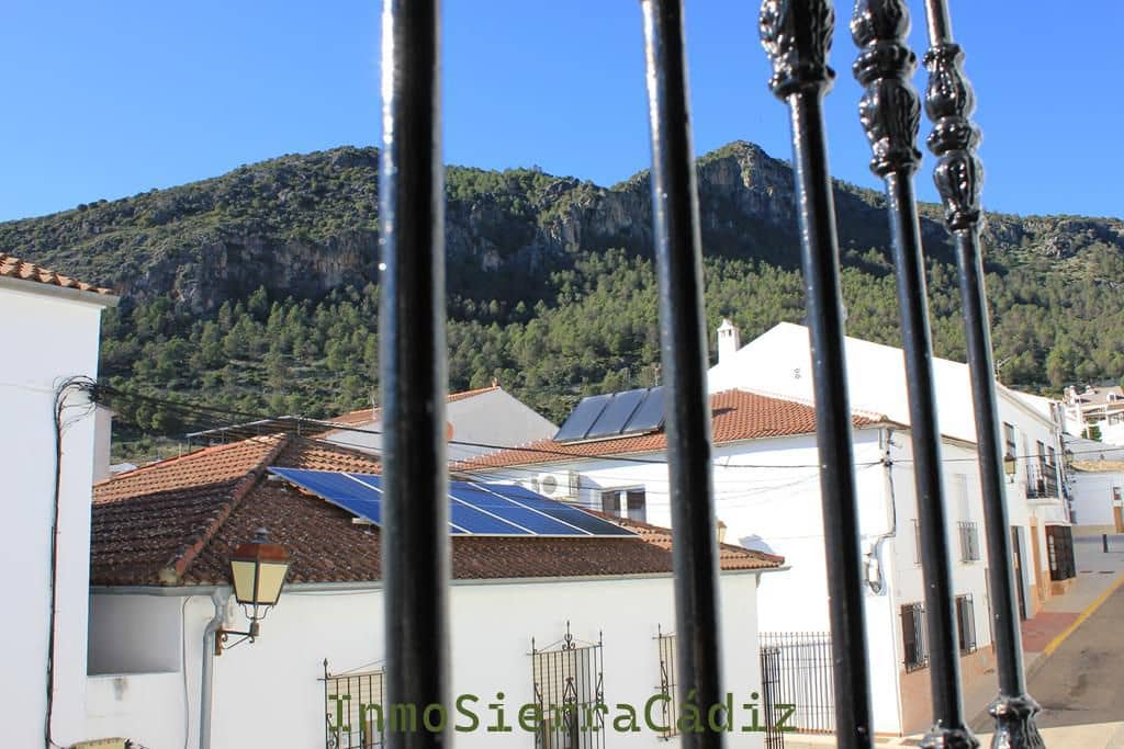 Piso de 4 habitaciones en Algodonales en venta - 110.000 € (Ref: 9640341)