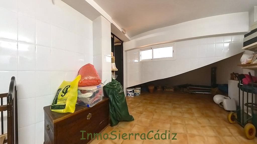 1 quarto Comercial para venda em Algodonales com garagem - 285 000 € (Ref: 9663626)