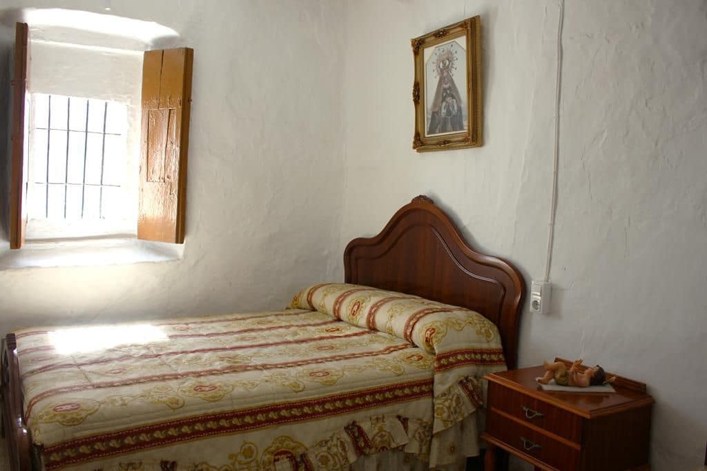 4 bedroom Townhouse for sale in Algodonales - € 75,000 (Ref: 9730396)