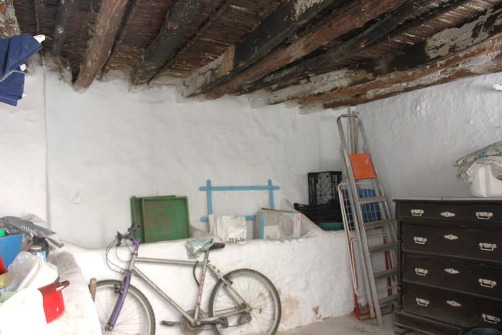 4 bedroom Townhouse for sale in Algodonales - € 75,000 (Ref: 9730396)