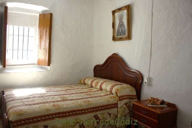 4 quarto Casa em Banda para venda em Algodonales - 75 000 € (Ref: 9730396)