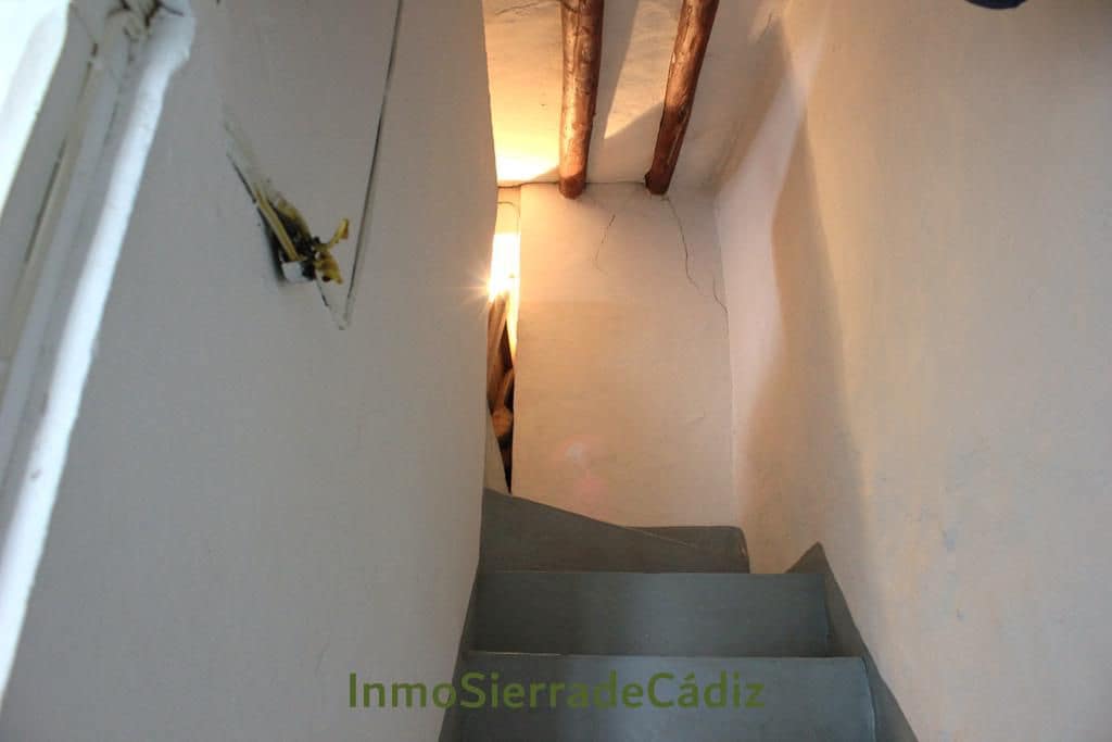4 slaapkamer Huis te koop in Olvera - € 59.900 (Ref: 9820031)