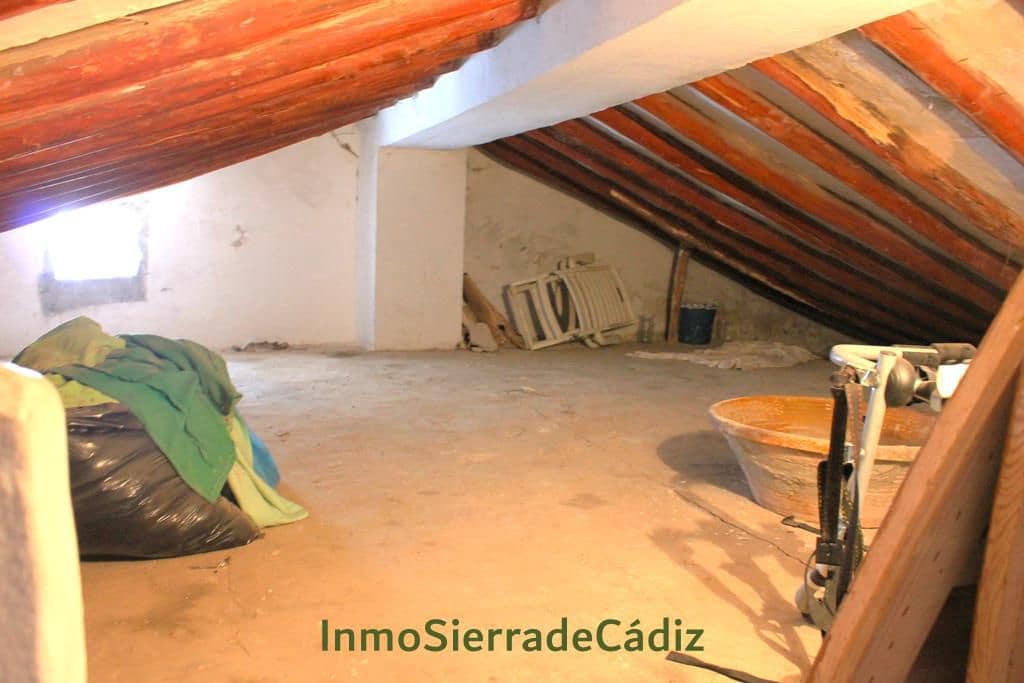 4 slaapkamer Huis te koop in Olvera - € 59.900 (Ref: 9820031)