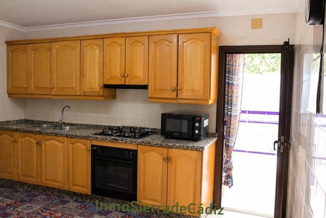 Casa de 3 habitaciones en Algodonales en venta - 105.000 € (Ref: 9822390)