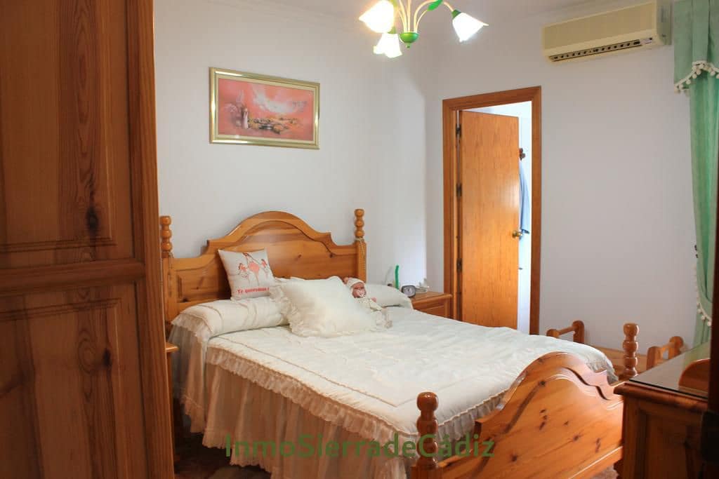 3 bedroom Townhouse for sale in Algodonales - € 105,000 (Ref: 9822390)