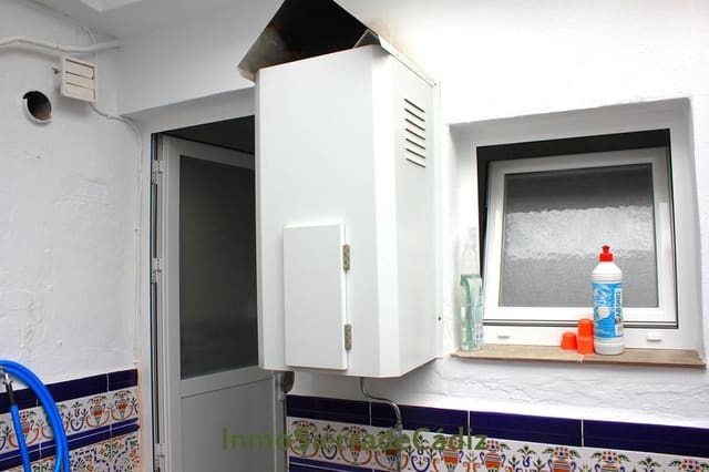 Casa de 3 habitaciones en Algodonales en venta - 105.000 € (Ref: 9822390)