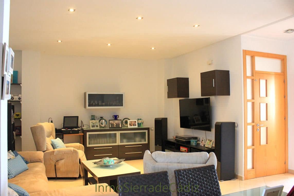 3 bedroom Flat for sale in Algodonales - € 135,000 (Ref: 9842694)