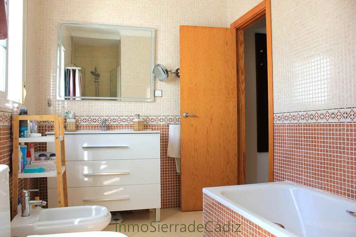 3 bedroom Flat for sale in Algodonales - € 135,000 (Ref: 9842694)