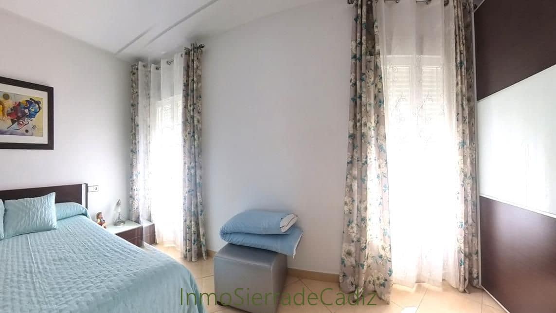 3 bedroom Flat for sale in Algodonales - € 135,000 (Ref: 9842694)