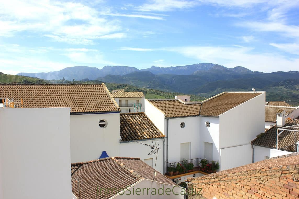 3 bedroom Flat for sale in Algodonales - € 135,000 (Ref: 9842694)