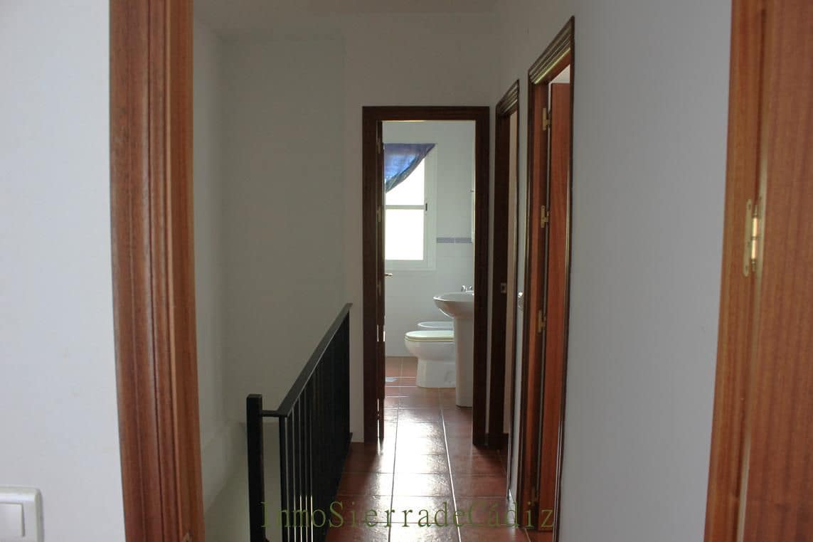 3 bedroom Townhouse for sale in Algodonales - € 117,000 (Ref: 9845181)