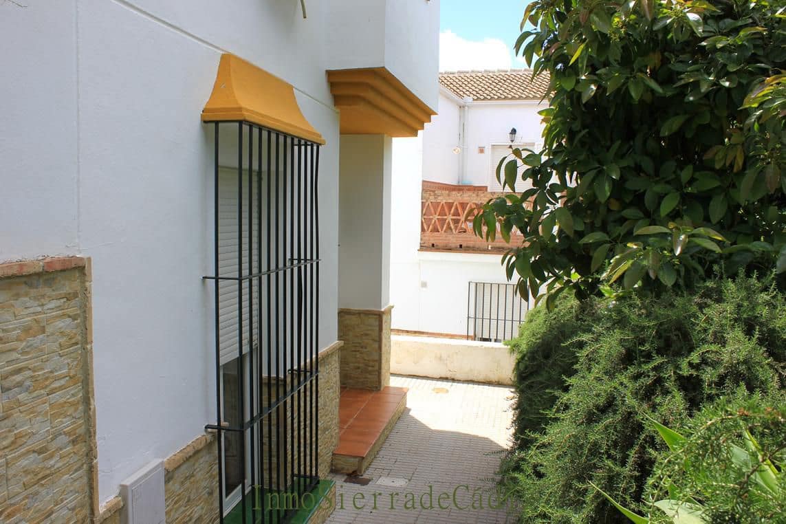 3 bedroom Townhouse for sale in Algodonales - € 117,000 (Ref: 9845181)