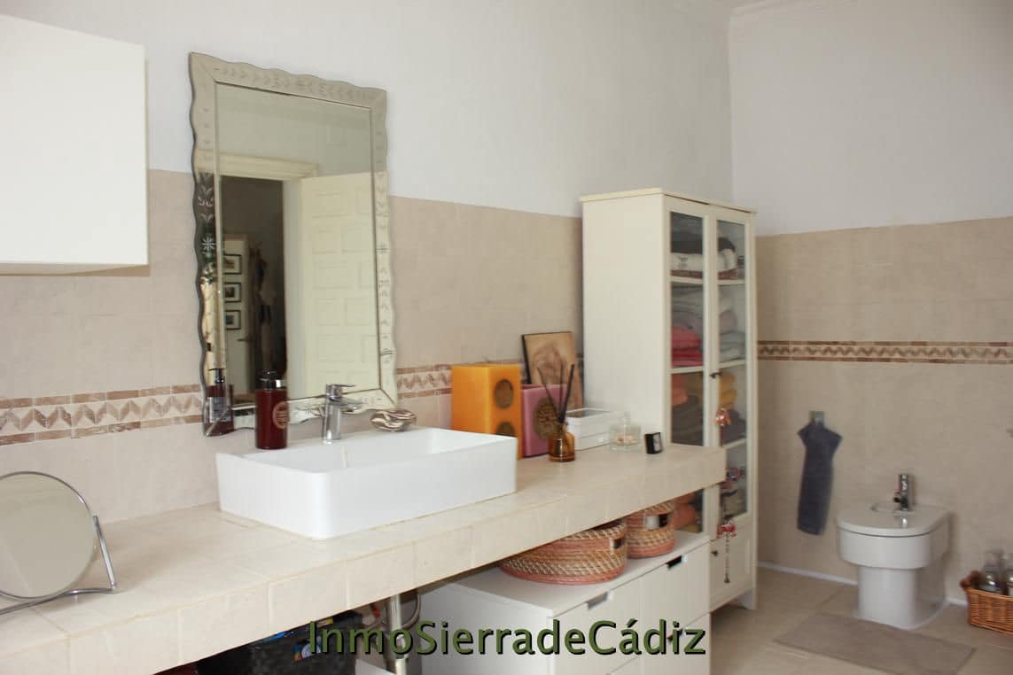 2 slaapkamer Finca/Landhuis te koop in Algodonales met garage - € 375.000 (Ref: 9928932)