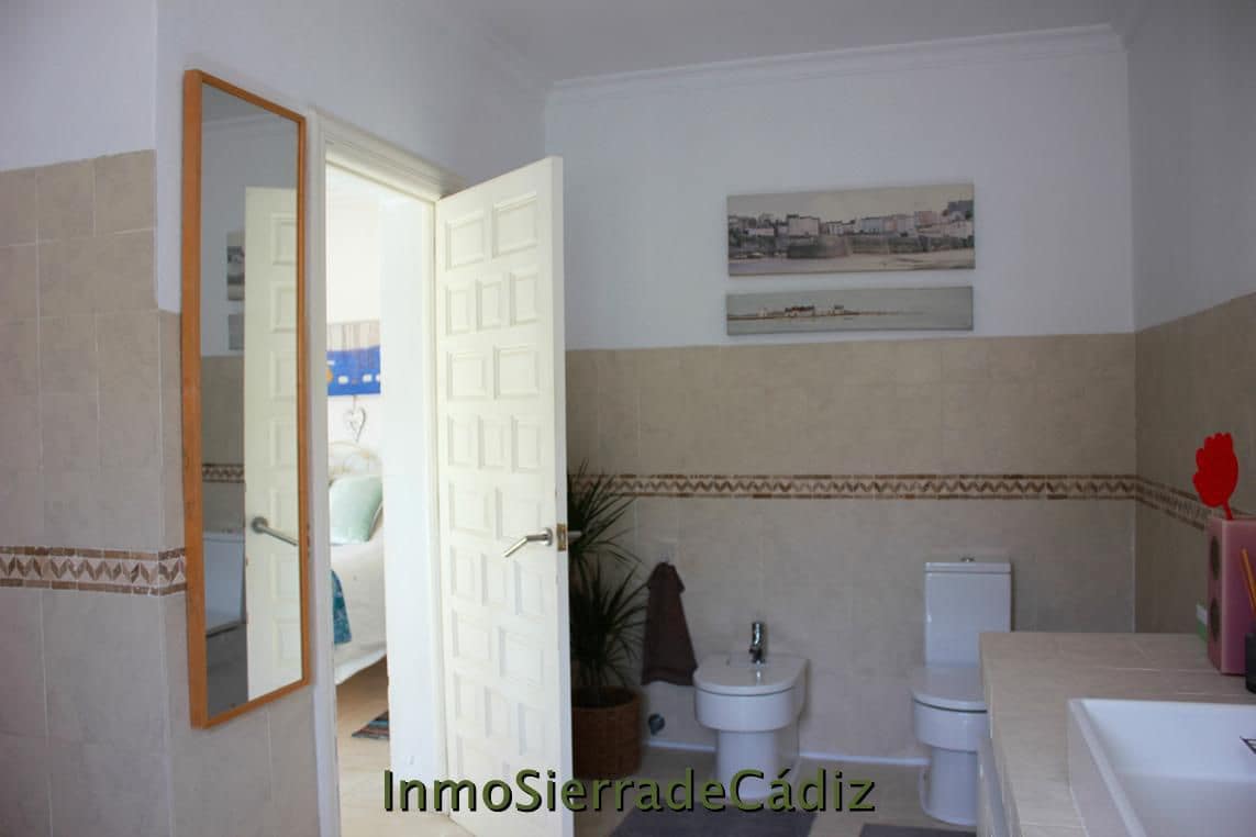 2 slaapkamer Finca/Landhuis te koop in Algodonales met garage - € 375.000 (Ref: 9928932)
