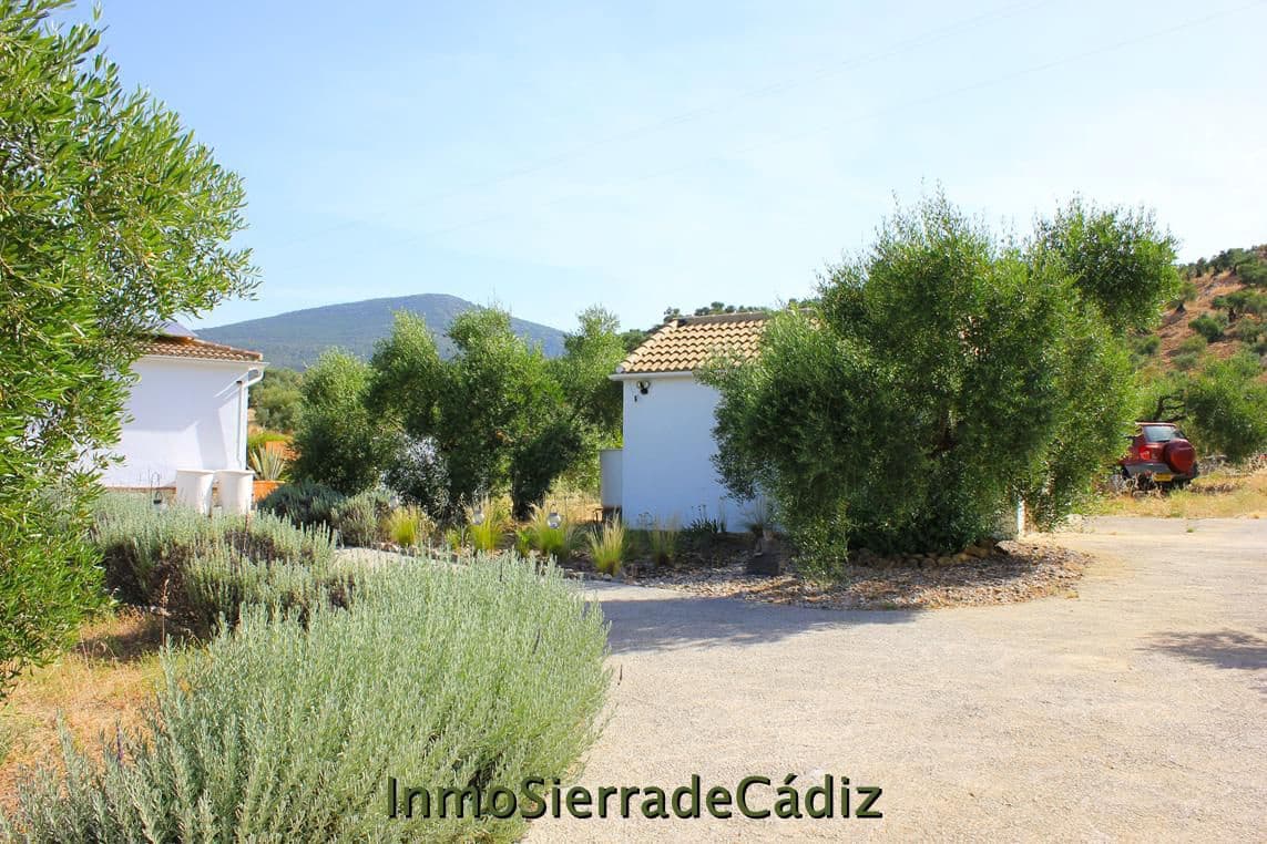 2 slaapkamer Finca/Landhuis te koop in Algodonales met garage - € 375.000 (Ref: 9928932)