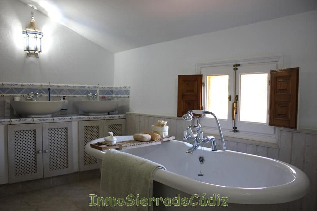 3 soverom Finca/Herregård til salgs i Algodonales med garasje - € 380 000 (Ref: 9963412)