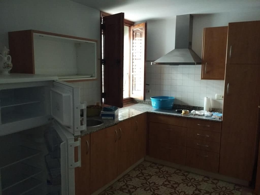 Townhouse for sale in Castello de la Plana - € 400,000 (Ref: 9502793)