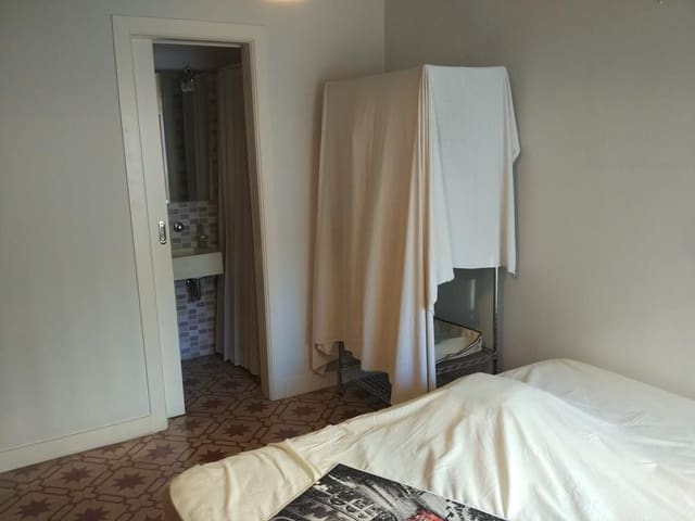 Townhouse for sale in Centro, Castelló de la Plana - € 400,000 (Ref: 9502793)