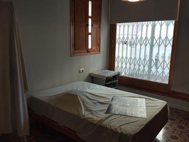 Townhouse for sale in Centro, Castelló de la Plana - € 400,000 (Ref: 9502793)