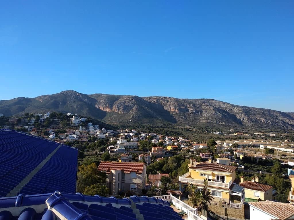 6 bedroom Villa for sale in Oropesa  with pool - € 735,000 (Ref: 9502794)