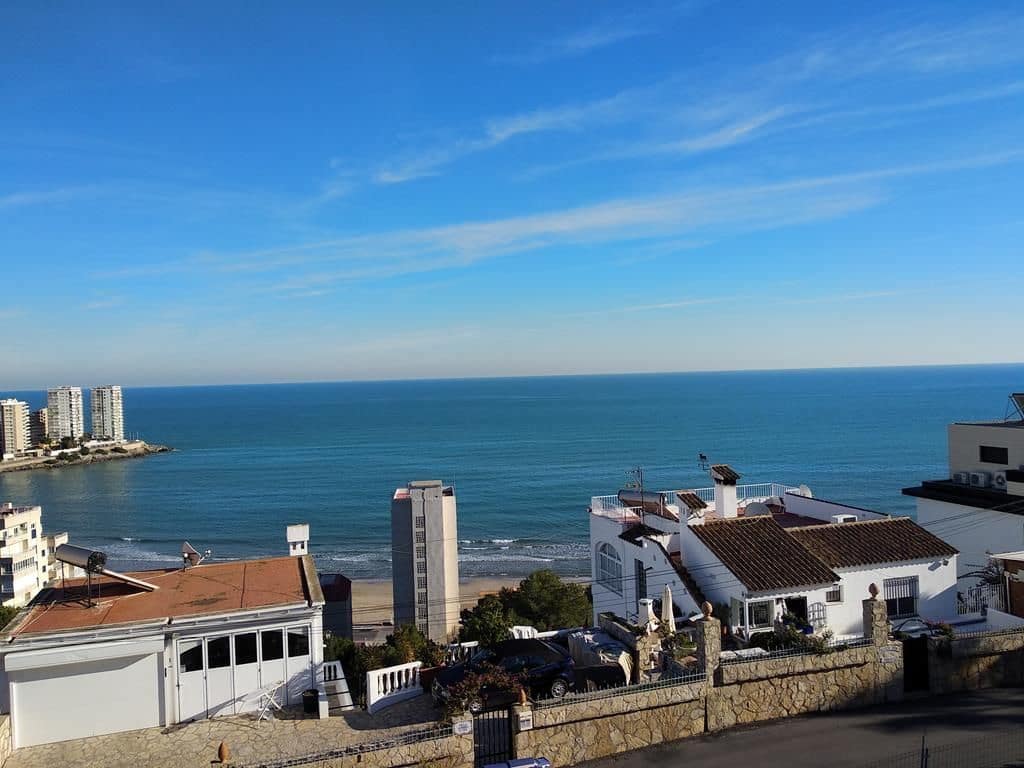 6 bedroom Villa for sale in Oropesa  with pool - € 735,000 (Ref: 9502794)