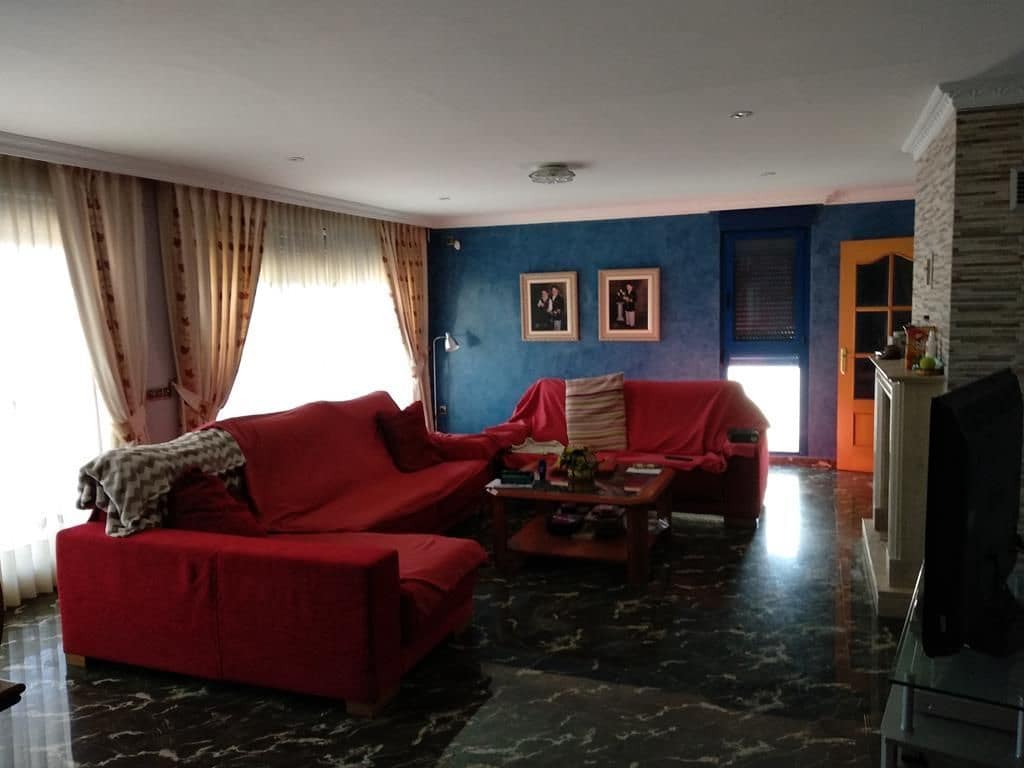 6 bedroom Villa for sale in Oropesa  with pool - € 735,000 (Ref: 9502794)