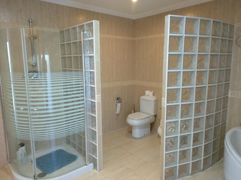 6 bedroom Villa for sale in Oropesa  with pool - € 735,000 (Ref: 9502794)