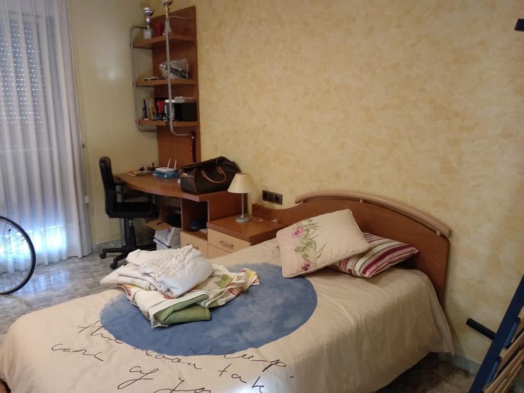 6 bedroom Villa for sale in Oropesa  with pool - € 735,000 (Ref: 9502794)