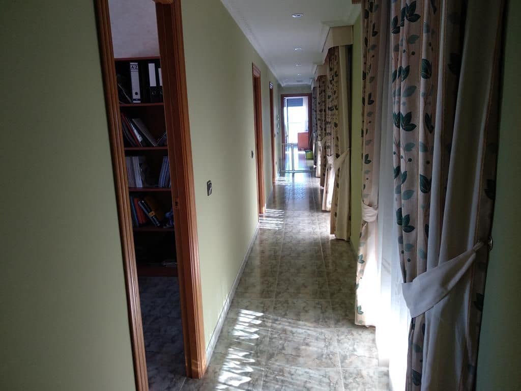 6 bedroom Villa for sale in Oropesa  with pool - € 735,000 (Ref: 9502794)