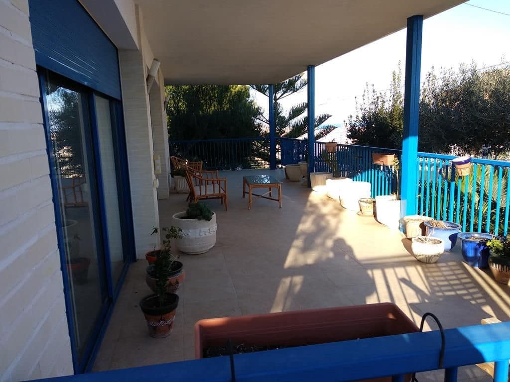 6 bedroom Villa for sale in Oropesa  with pool - € 735,000 (Ref: 9502794)