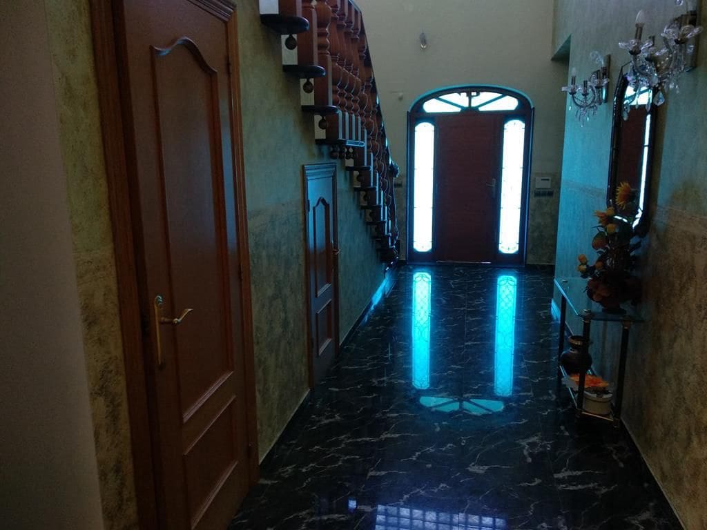 6 bedroom Villa for sale in Oropesa  with pool - € 735,000 (Ref: 9502794)