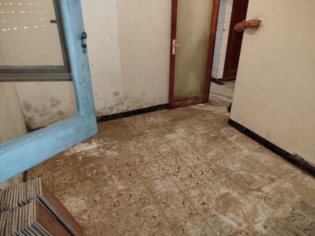 Commercial for sale in Oeste, Castelló de la Plana - € 60,000 (Ref: 9502799)