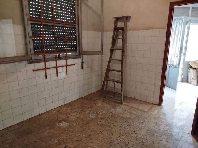 Commercial for sale in Oeste, Castelló de la Plana - € 60,000 (Ref: 9502799)