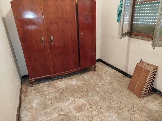 Commercial for sale in Oeste, Castelló de la Plana - € 60,000 (Ref: 9502799)