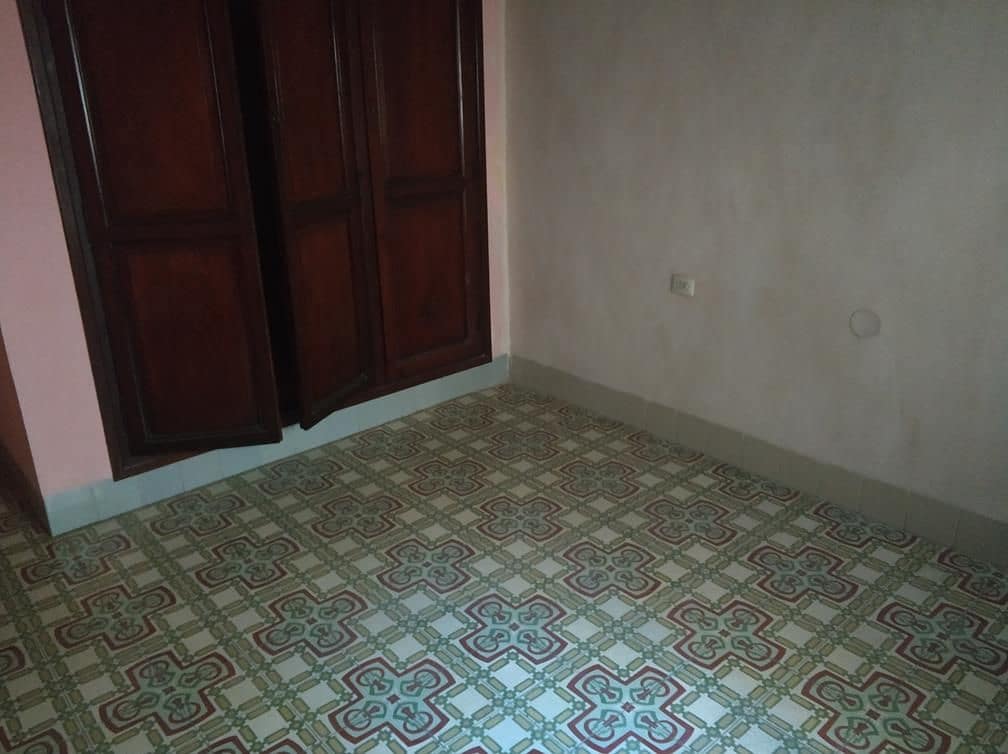 5 bedroom Townhouse for sale in Castello de la Plana - € 215,000 (Ref: 9502800)